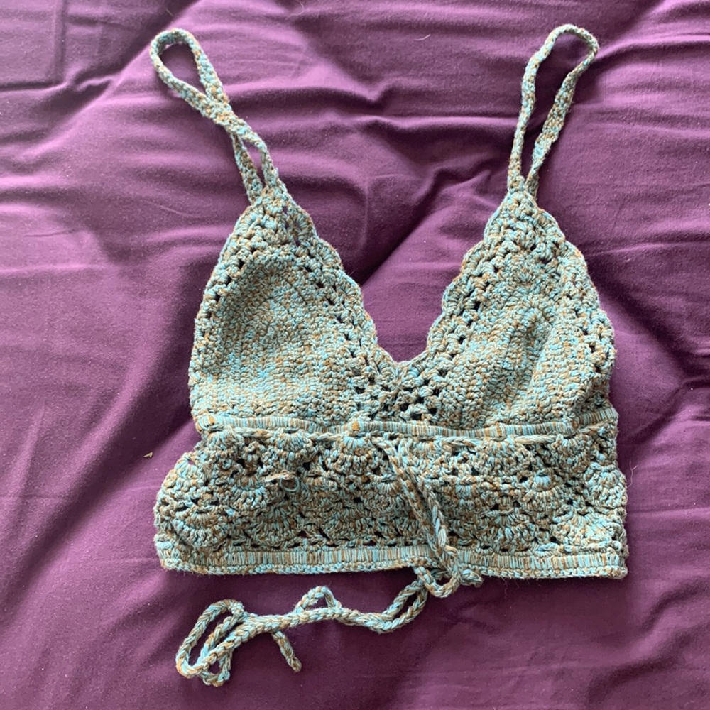 Forever 21 knit bralette. Stretchy woven material.